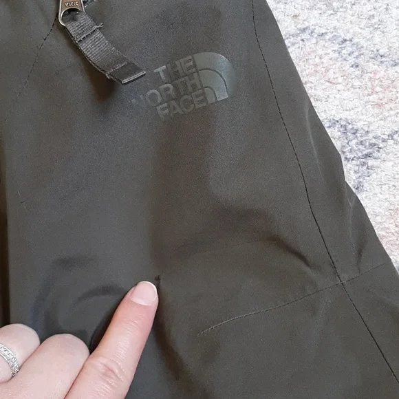 Girls Green The North Face ski pants size xs/tp with EZ grow feature - Picture 6 of 9
